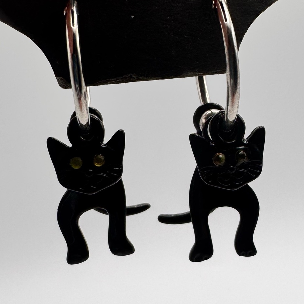 Vintage Avon Black Cat Hoop Earrings – Enamel Kitty Charms on Silver Tone Hoops
